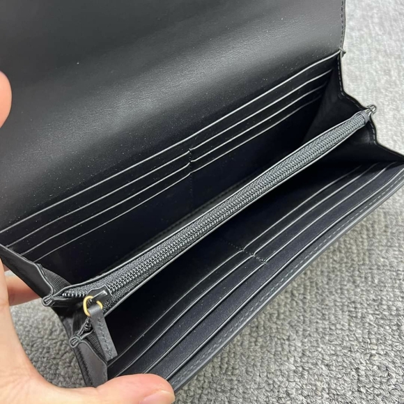 100% Authentic Gucci Leather Wallet 249-101524 - Picture 12 of 12